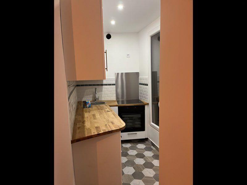 
                                                Location
                                                 2 pièces rue Championet 18eme