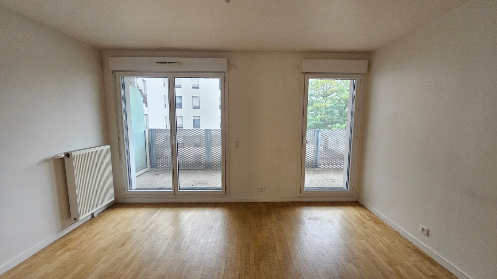 
                                                Vente
                                                 2 pièces secteur Laplace