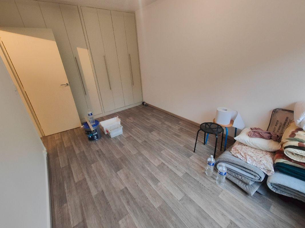 
                                                Location
                                                 2 pièces T2 refait a neuf