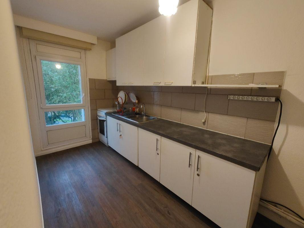 
                                                Location
                                                 2 pièces T2 refait a neuf