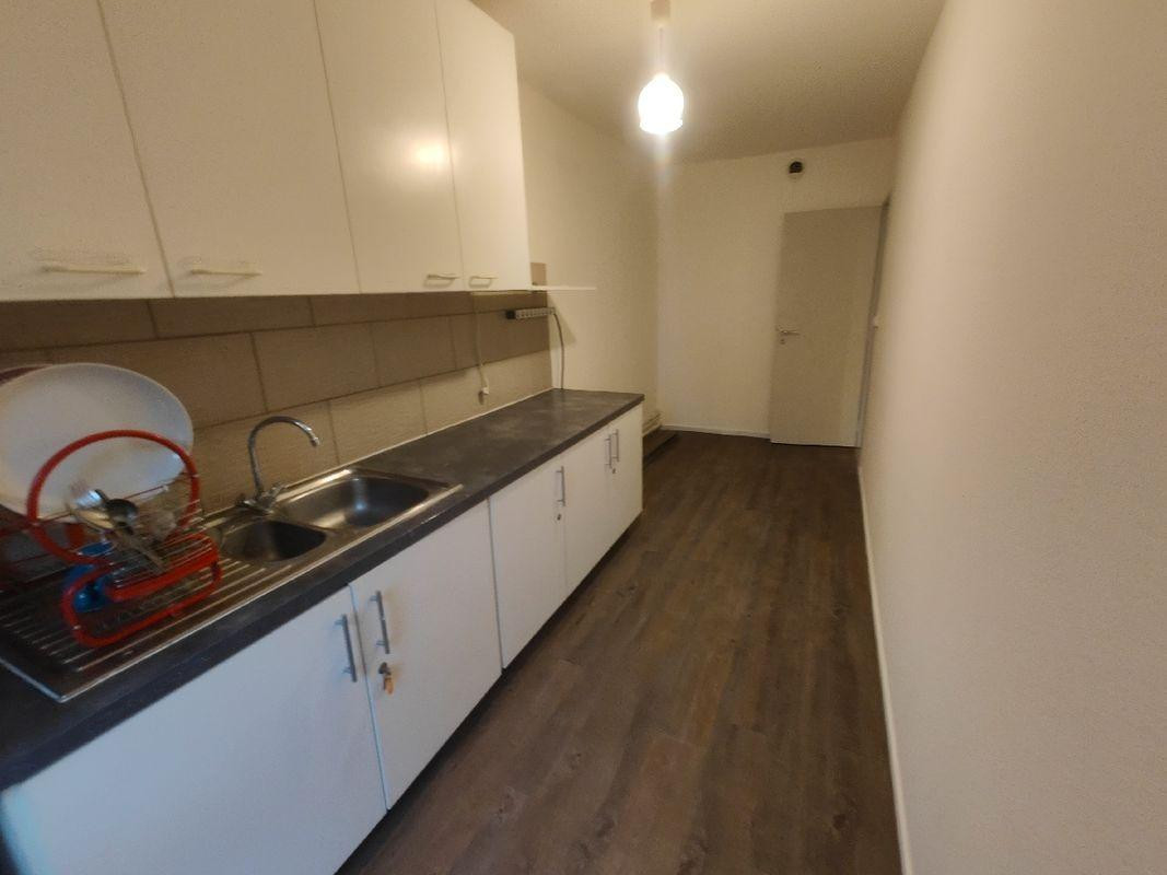 
                                                Location
                                                 2 pièces T2 refait a neuf