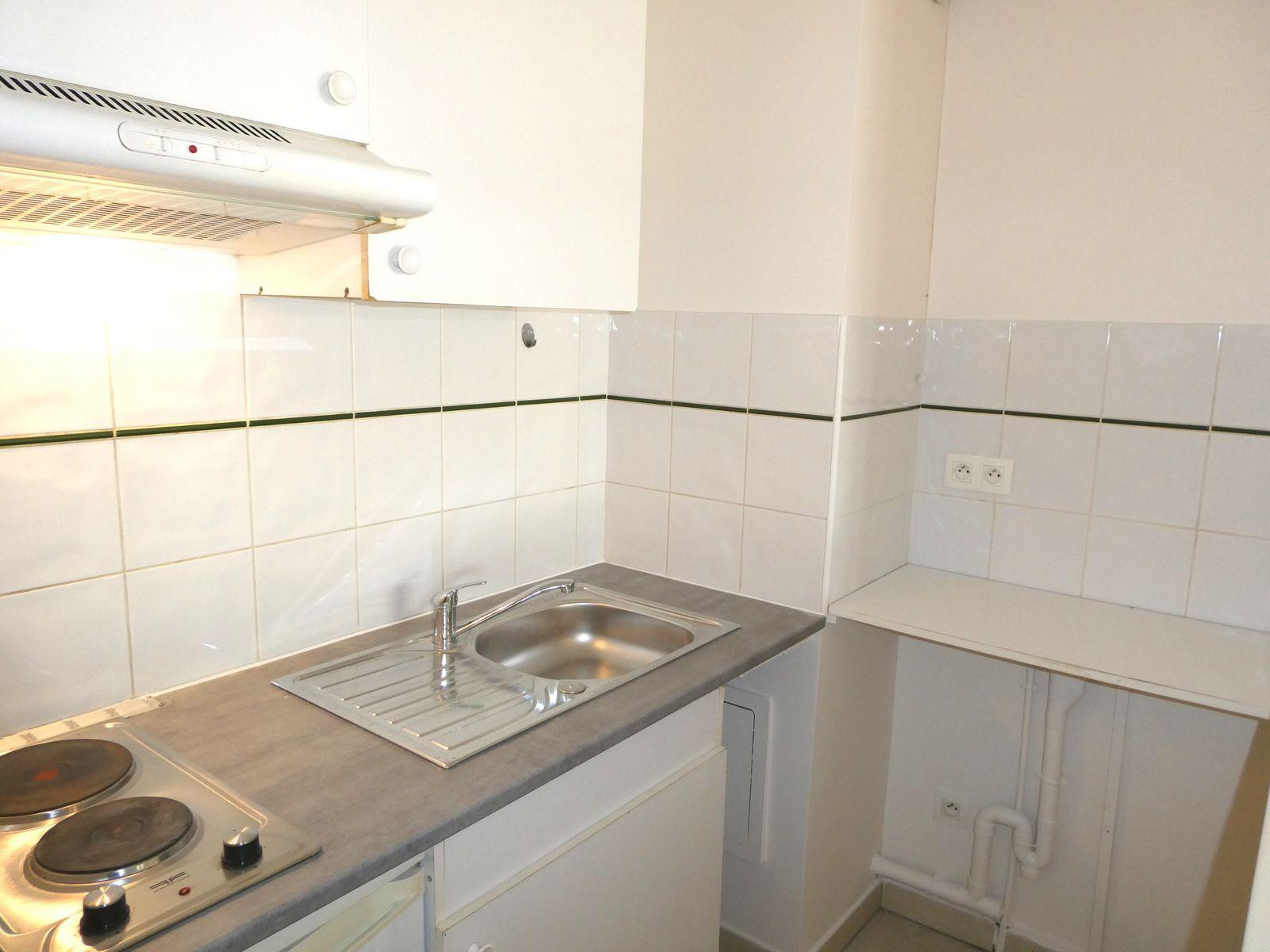 
                                                Location
                                                 2 pièces très confortable et pratique