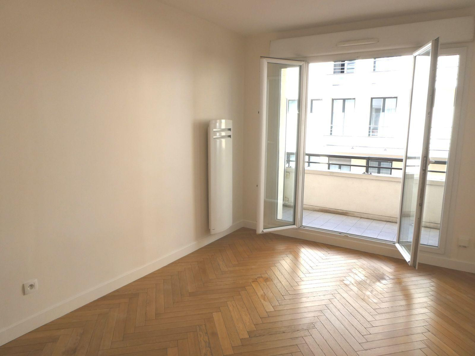 
                                                Location
                                                 2 pièces très confortable et pratique