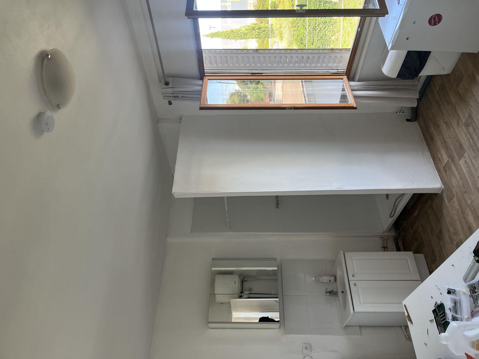 
                                                Location
                                                 2 pièces venissieux