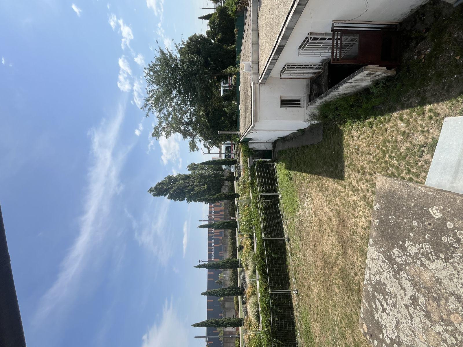 
                                                Location
                                                 2 pièces venissieux