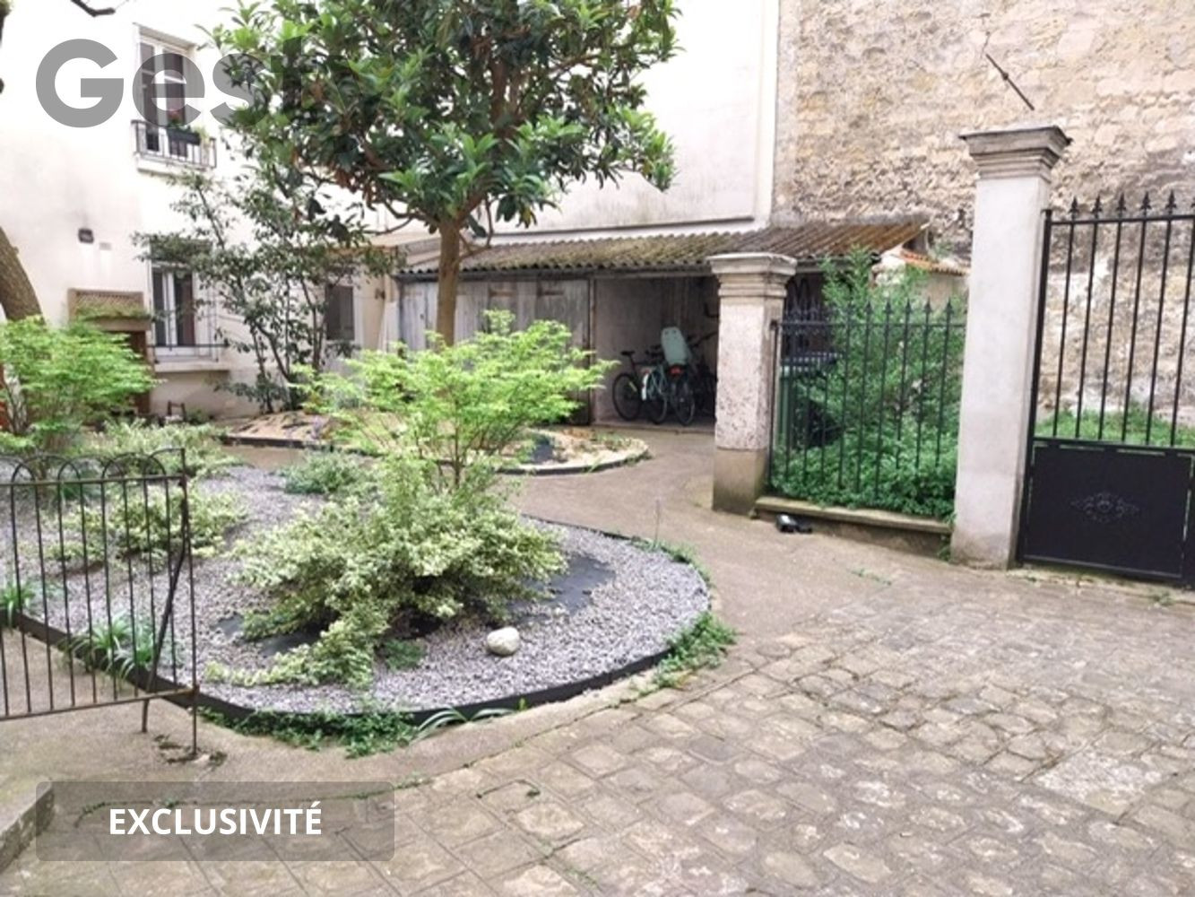 
                                                Location
                                                 2 pièces Vincennes centre à 2 min du RER