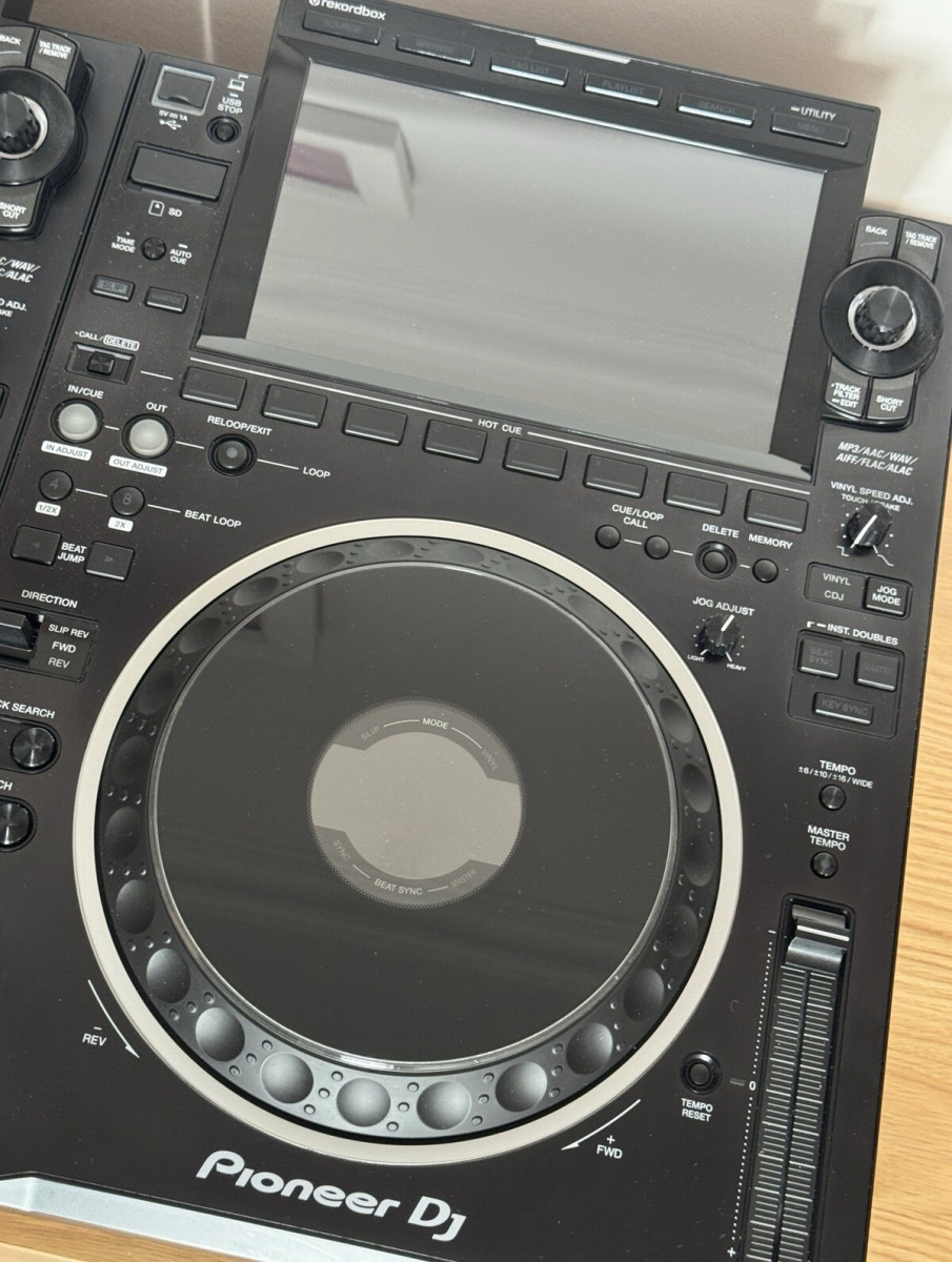 
                                                Instrument de musique
                                                 2 platines DJ Pioneer CDJ 3000 - Excellent état
