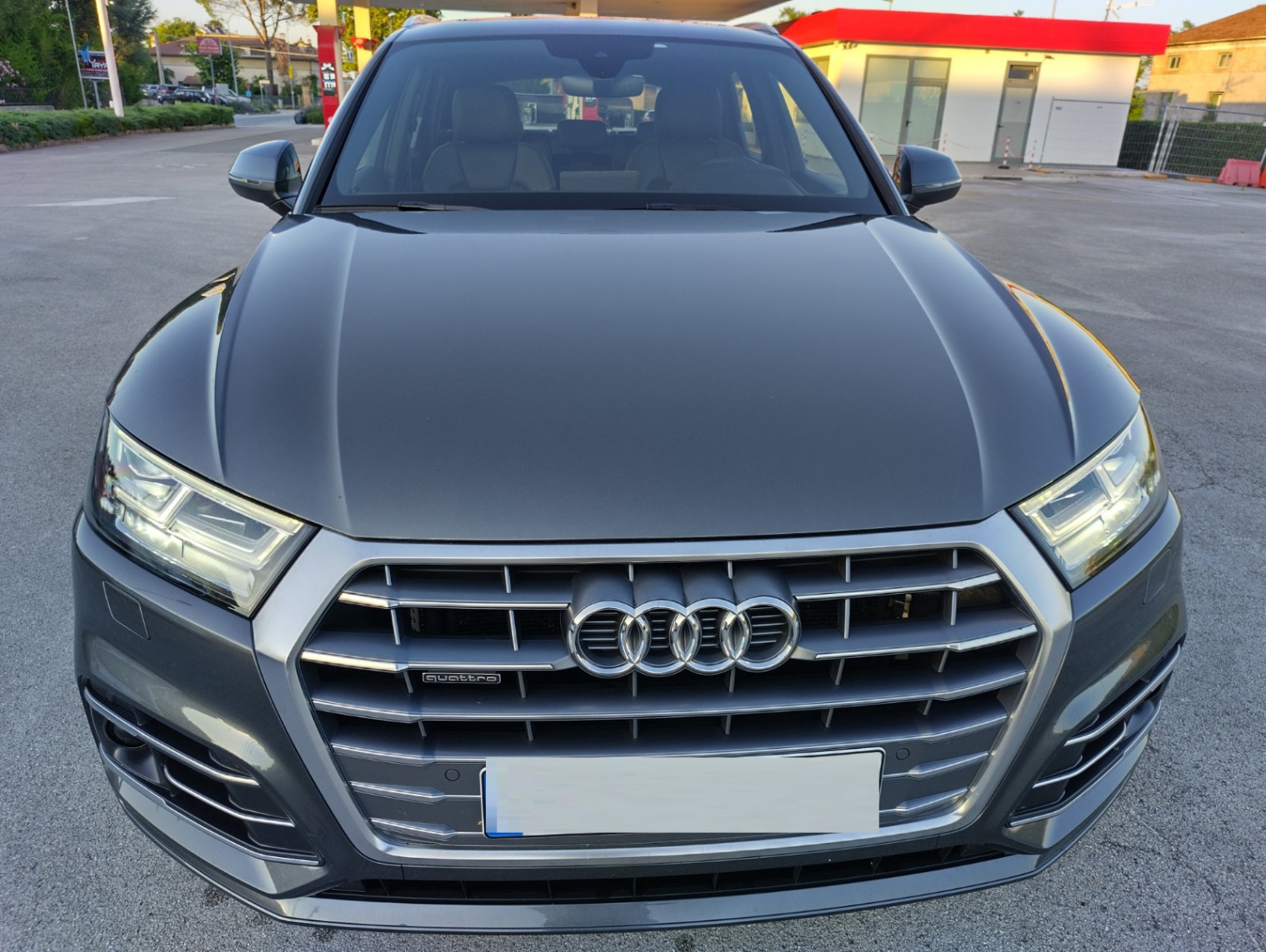 
                                                Voiture
                                                 2020 Audi Q5 40 TDI quattro sport