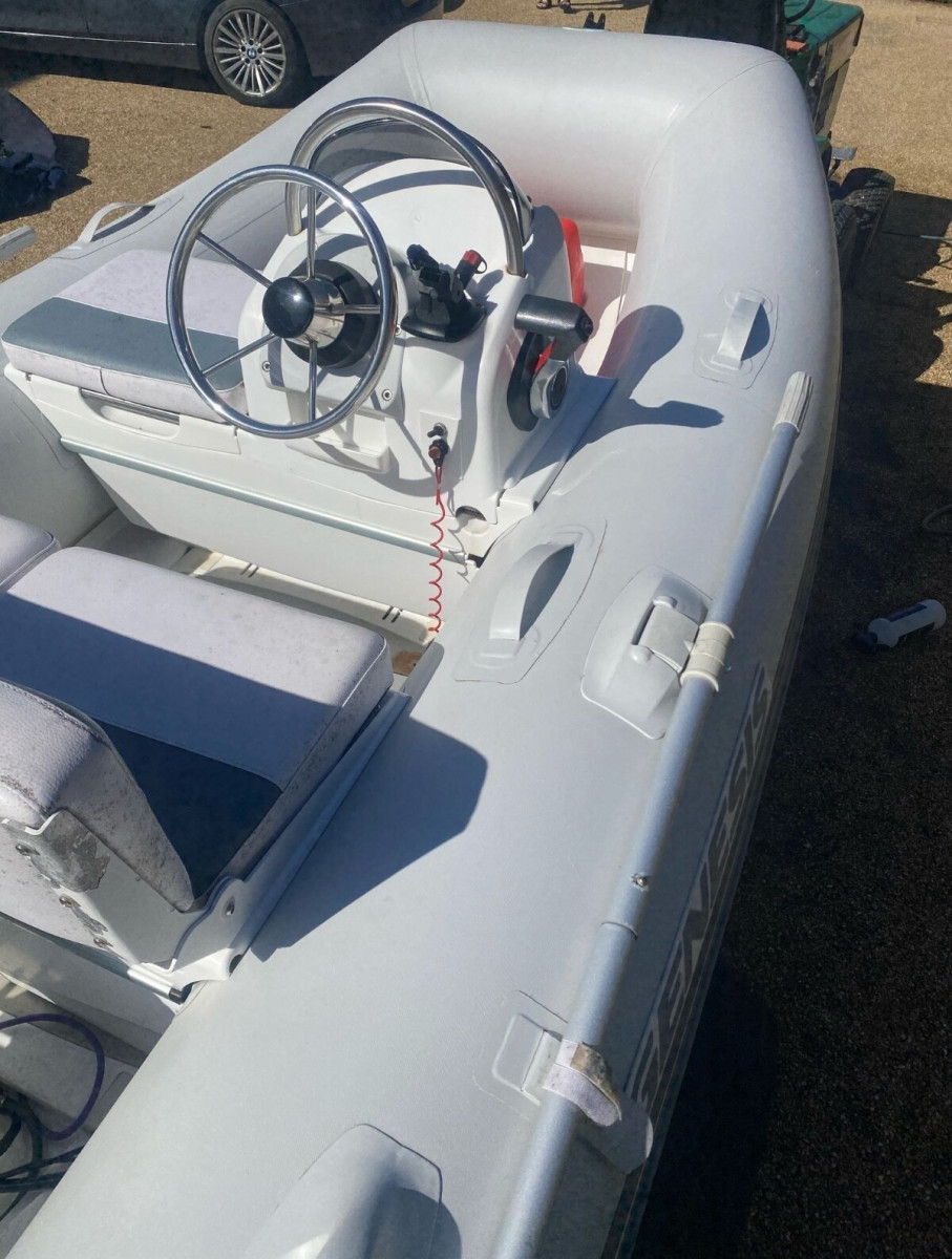 
                                                Bateau à moteur
                                                 2020 Genesis Walker Bay 310 RIB  + Yamaha 20hp