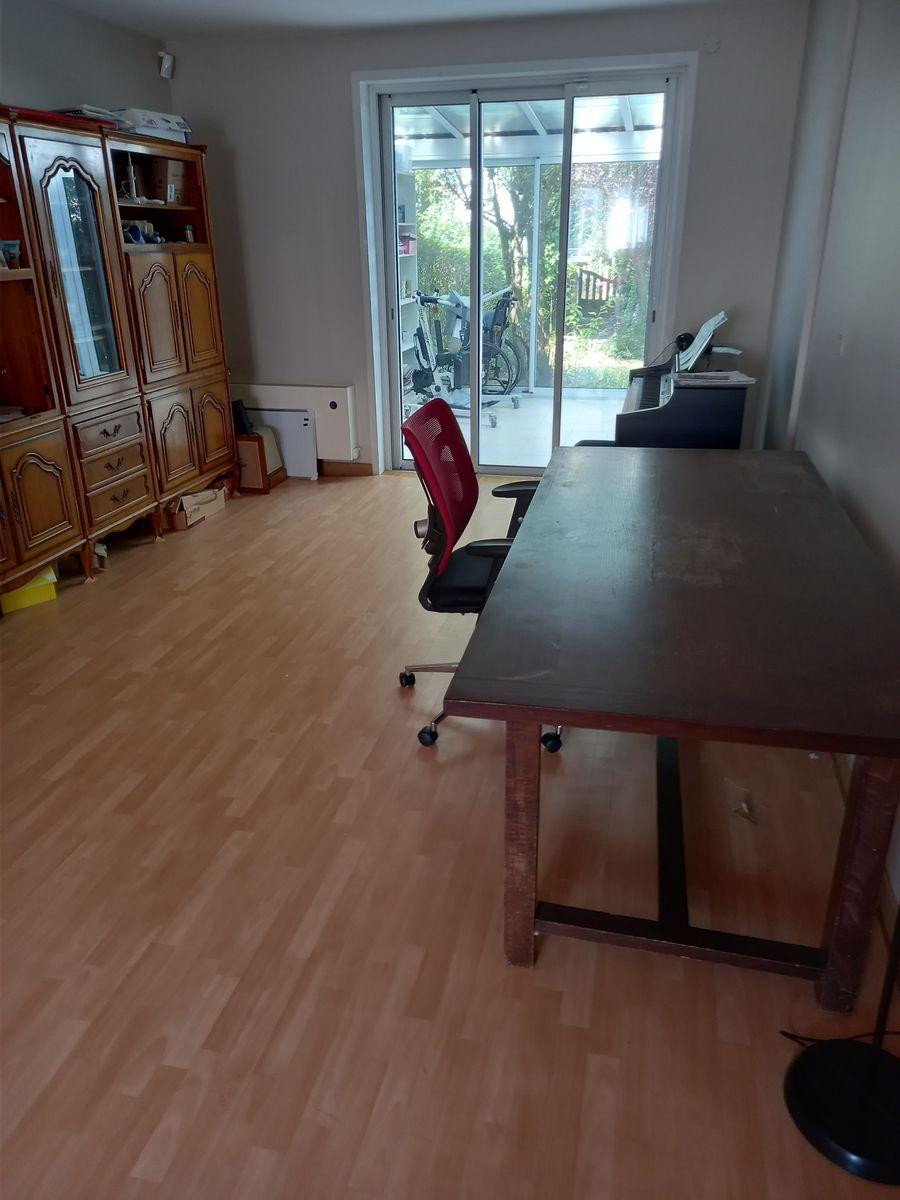 
                                                Colocation
                                                 20mn à pied gare st quentin yvelines