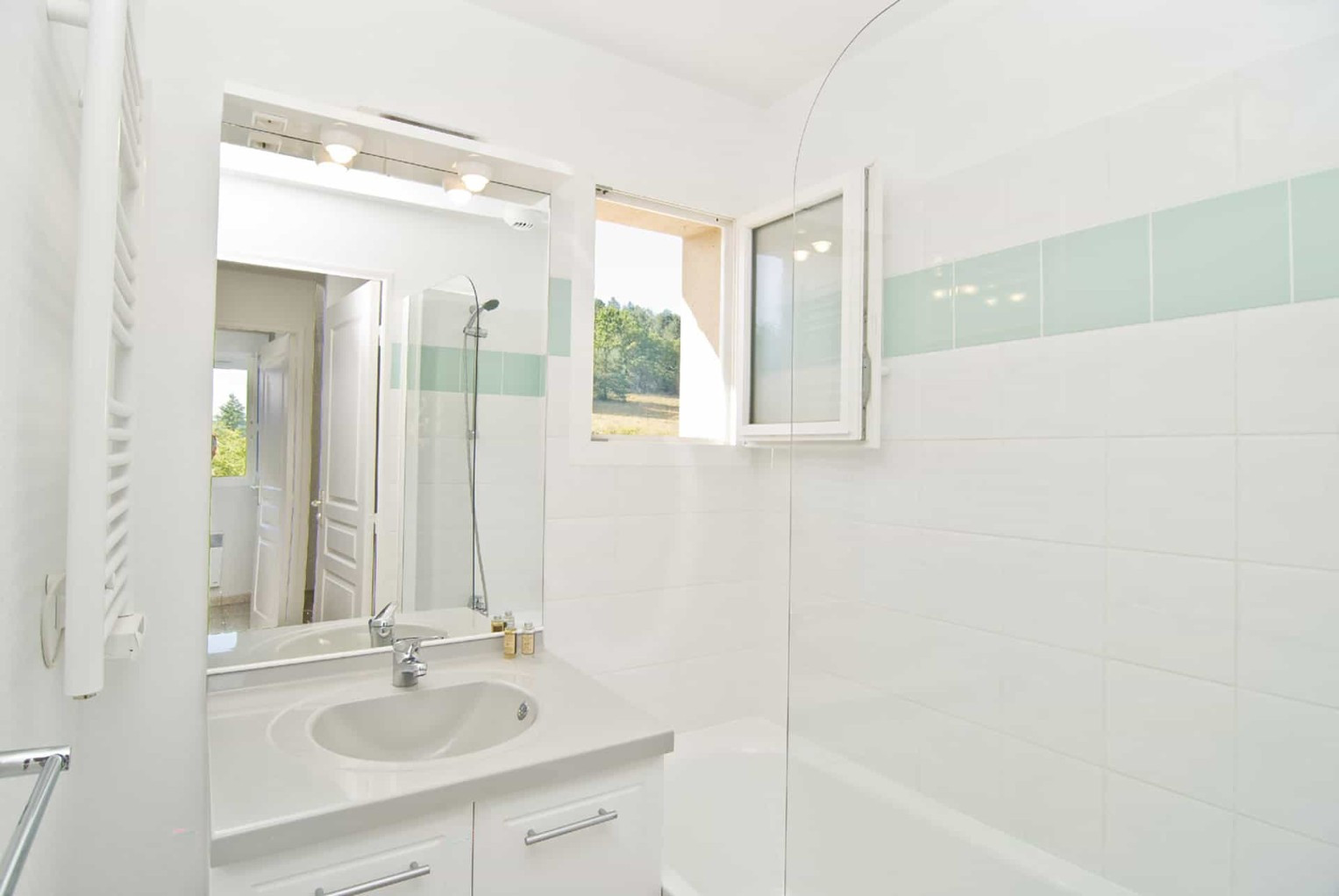 
                                                Vente
                                                 (24) LE BUGUE Appart. Type 2 Duplex Lmnp 6.40 %