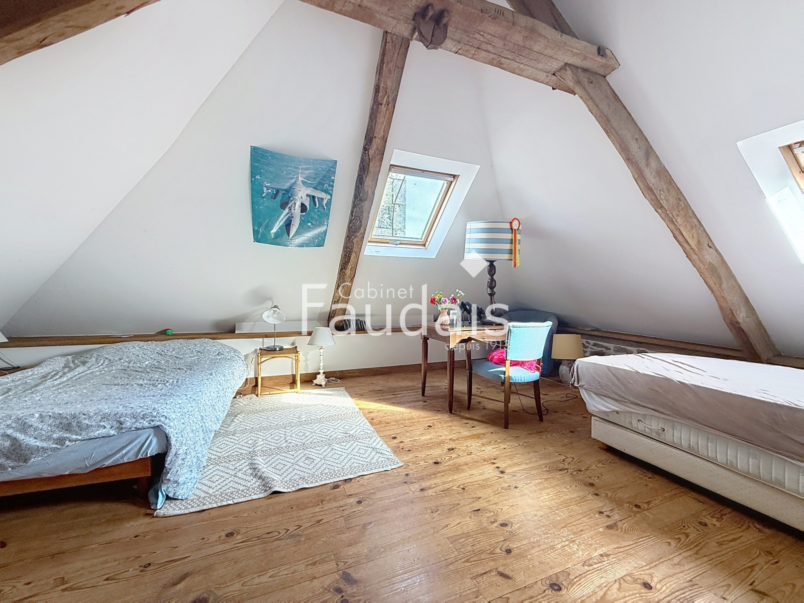 
                                                Vente
                                                 25 minutes de la mer au milieu de 12 hectares