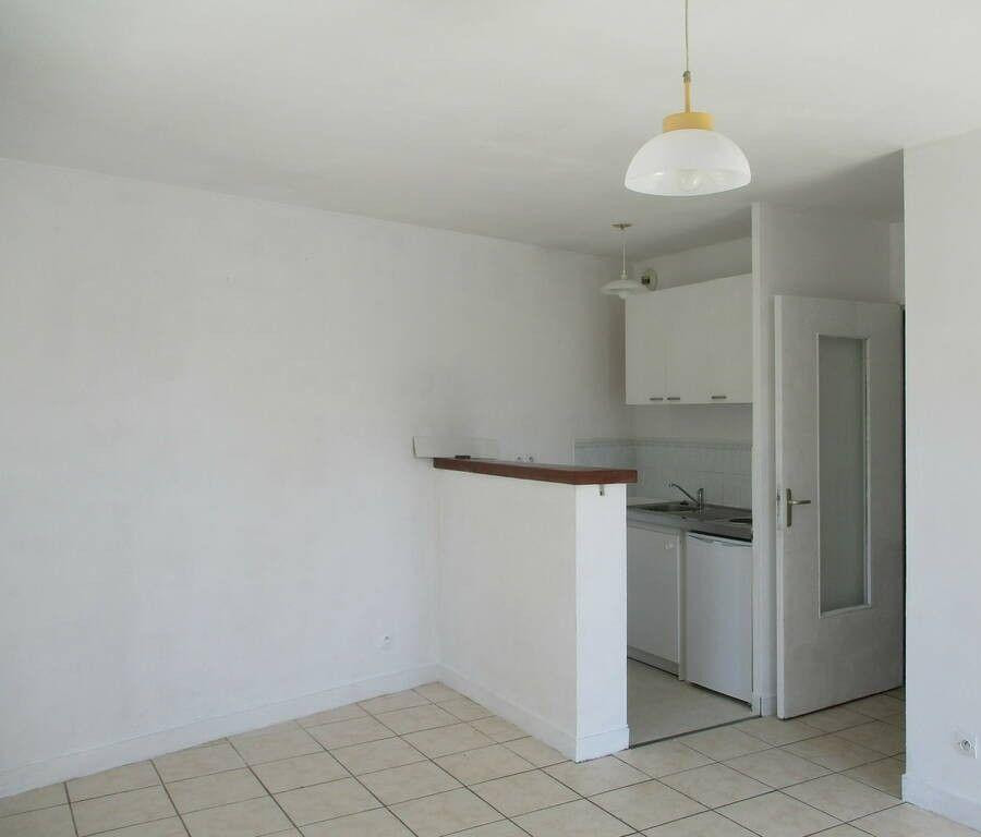 
                                                Location
                                                 2P 37m² calme et refait à neuf, avec balcon