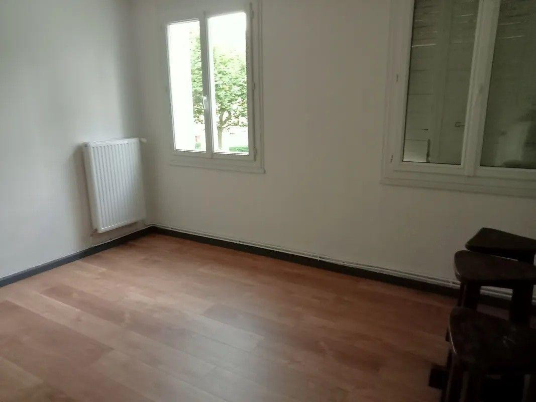 
                                                Location
                                                 2P 39m² entièrement rénové à Montplaisir