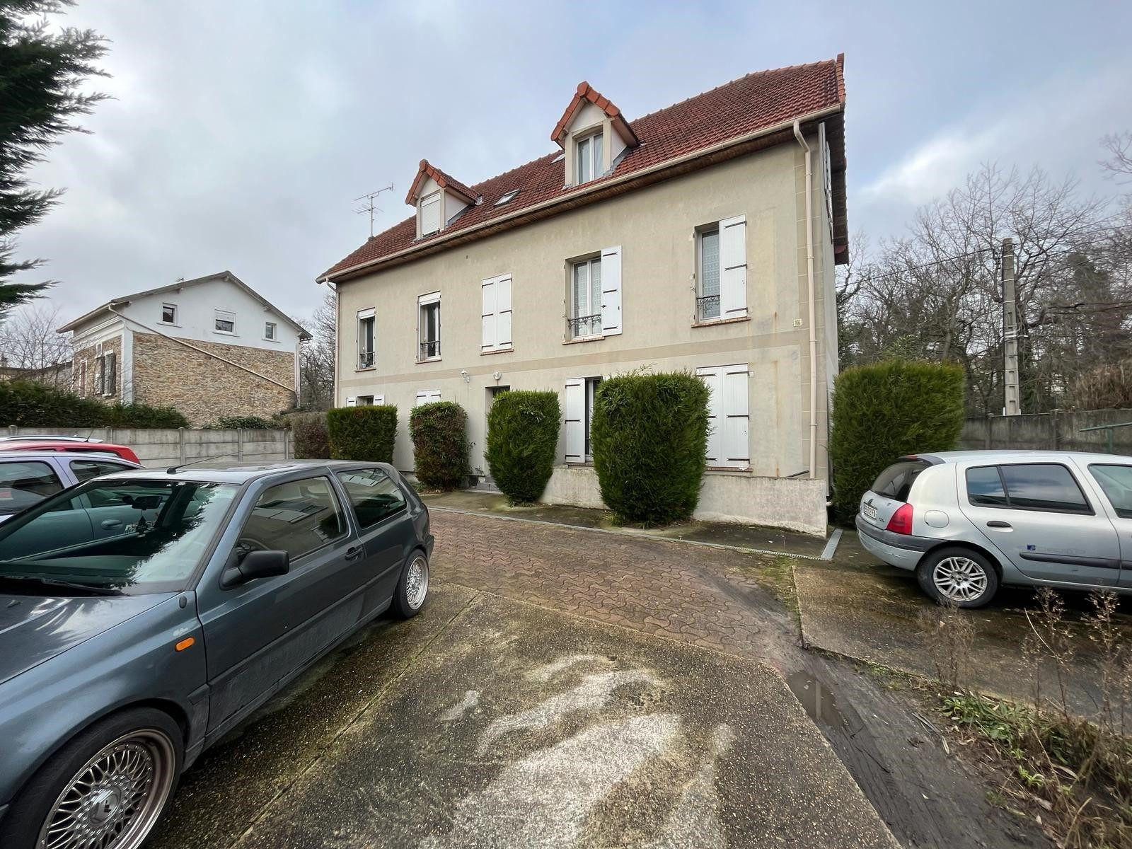 
                                                Location
                                                 2P 42m2 à Livry-Gargan