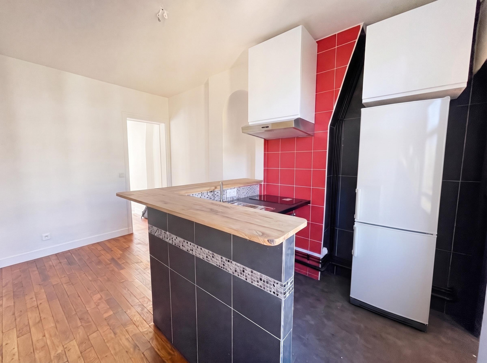 
                                                Vente
                                                 2P de 27m² Sans Perte de Place Double Exposition