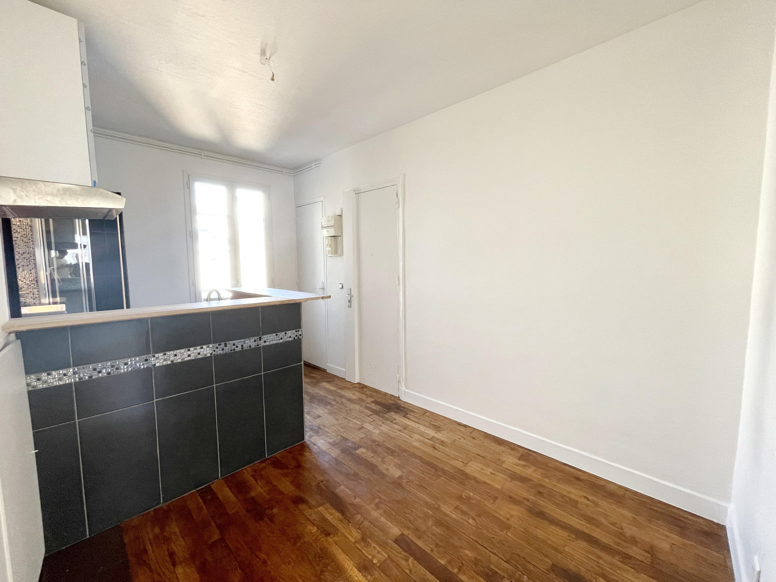 
                                                Vente
                                                 2P de 27m² Sans Perte de Place Double Exposition