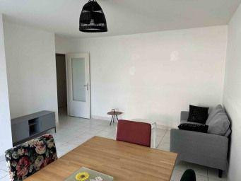 
                                                Location
                                                 2P meublé 48m² avec terrasse, quartier Eraudière