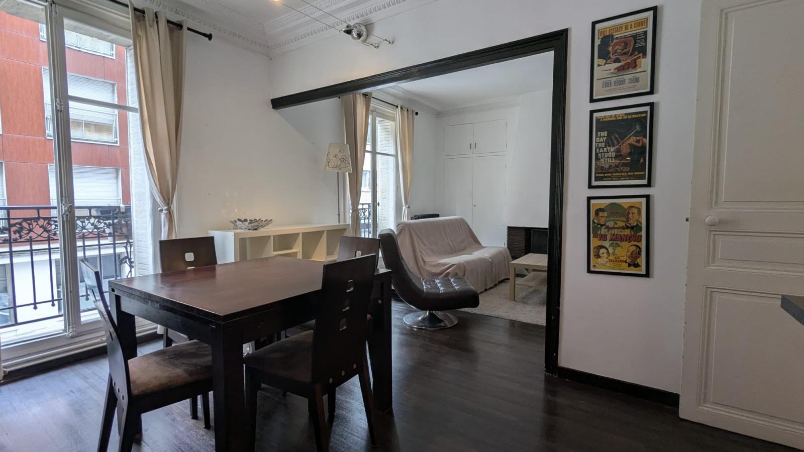 
                                                Location
                                                 2P meublé 60m² calme Père Lachaise avec cachet