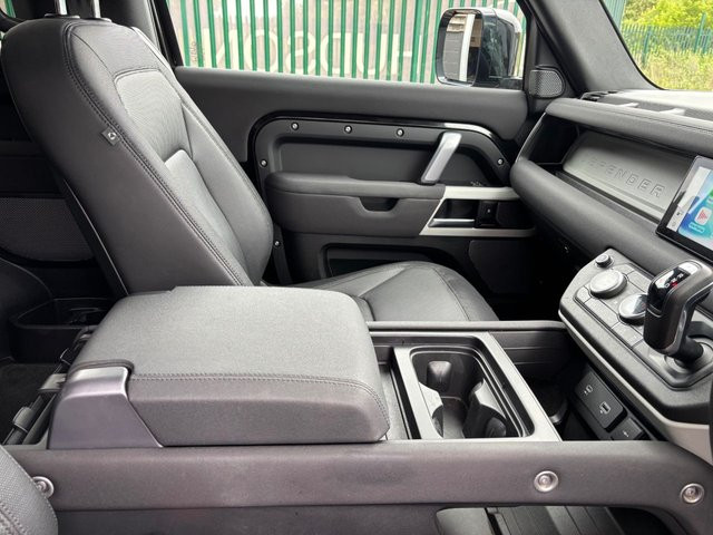 
                                                Voiture
                                                 3.0 D250 MHEV X-Dynamic SE SUV 3dr Diesel Auto 4WD Euro 6 (s/s) (250 ps)