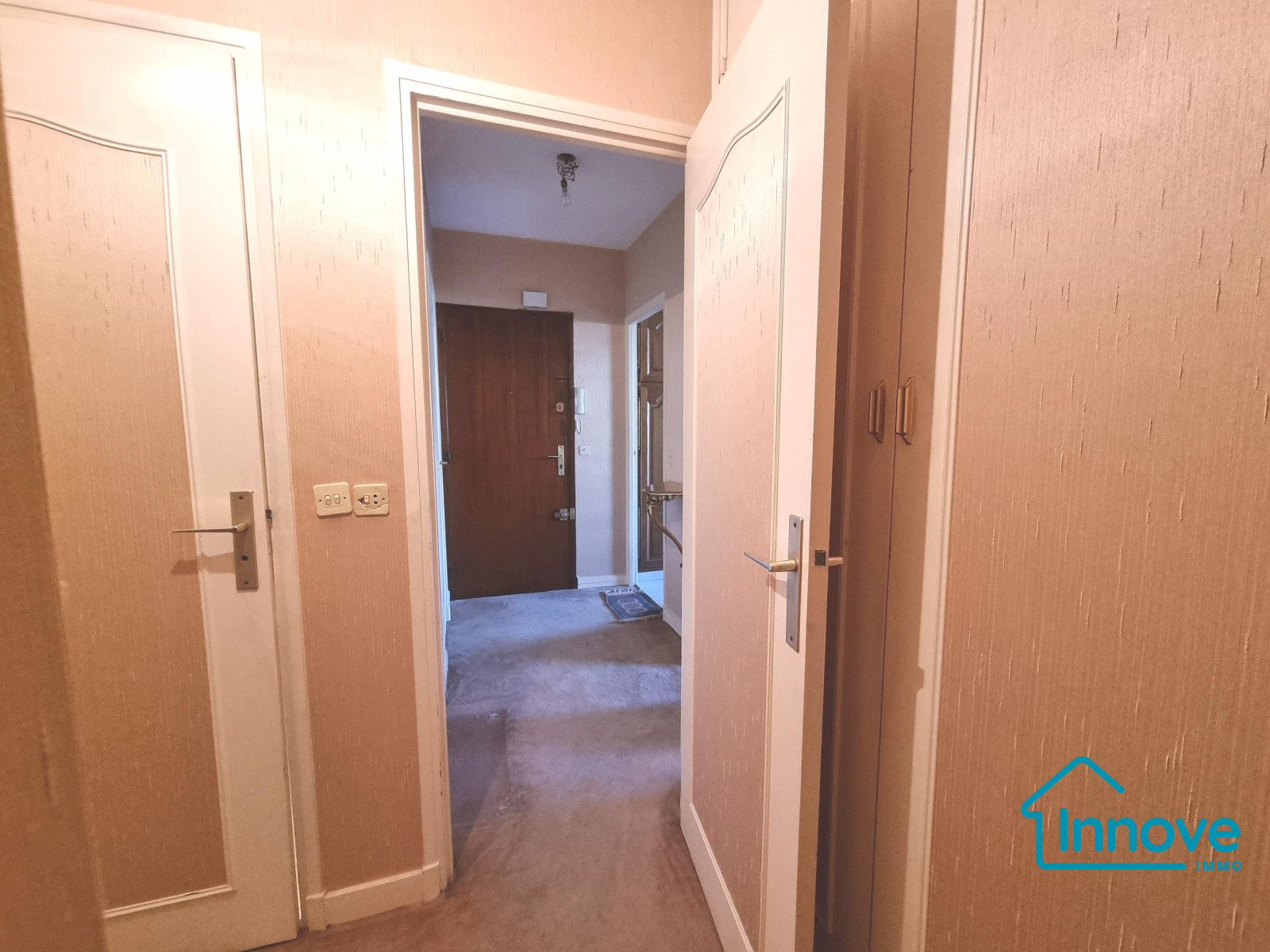 
                                                Vente
                                                 3/4 pièces avec balcon-terrasse à rénover
