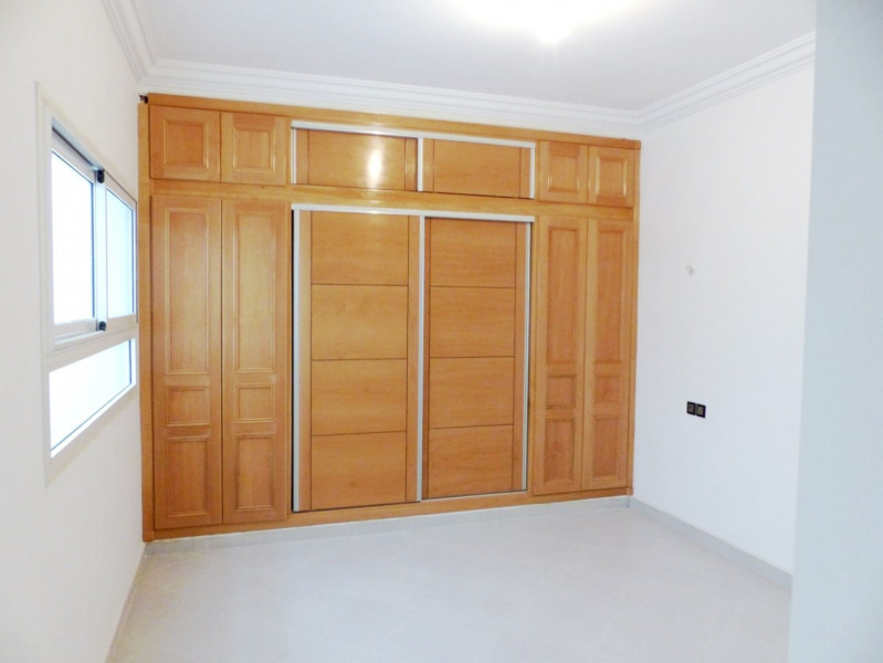 
                                                Vente
                                                 3 Appartements et garage titrés à Meknès