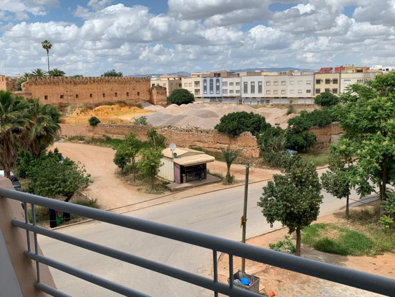 
                                                Vente
                                                 3 Appartements et garage titrés à Meknès