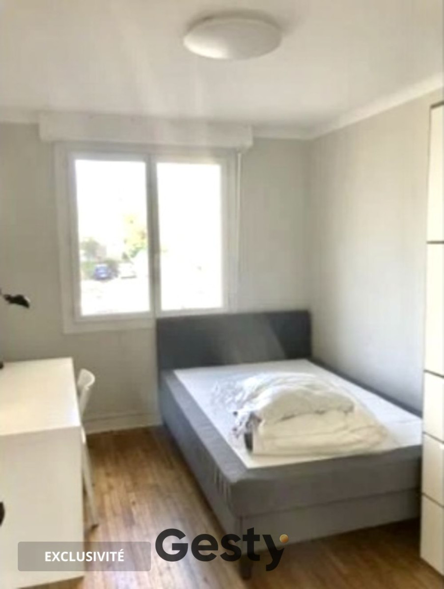 
                                                Colocation
                                                 3 chambres coloc quartier Jeanne D'arc