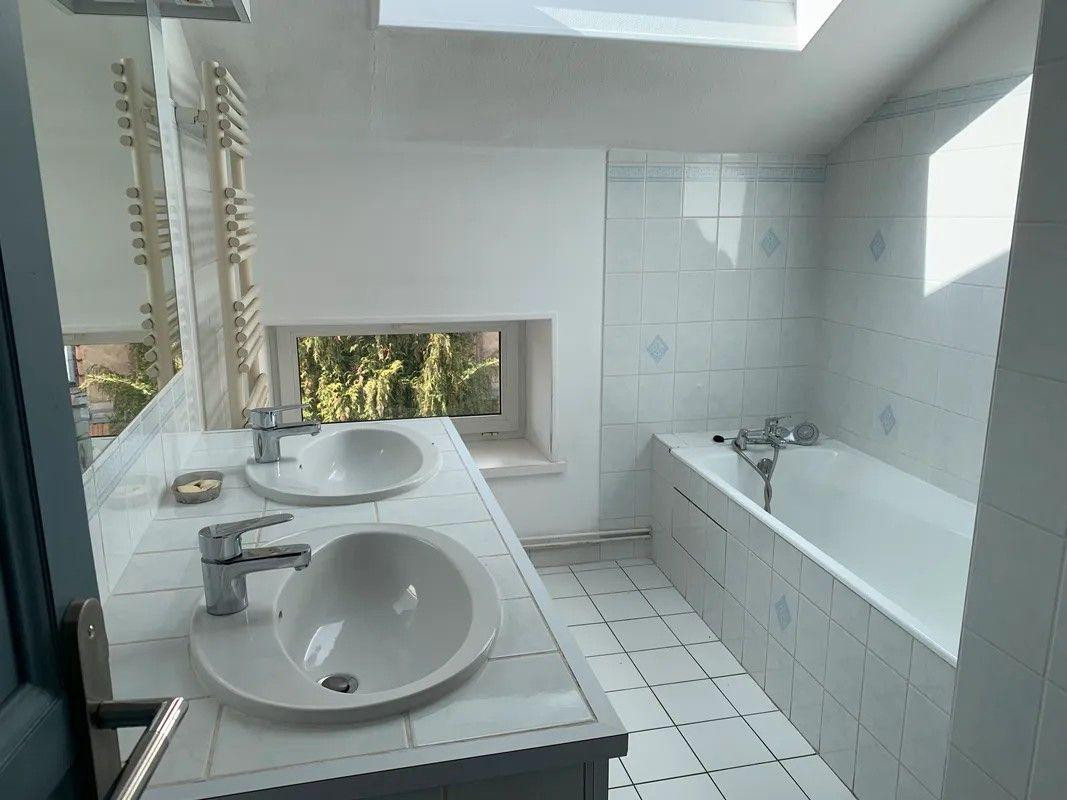 
                                                Colocation
                                                 3 chambres dans beau f5 meublé 102m²