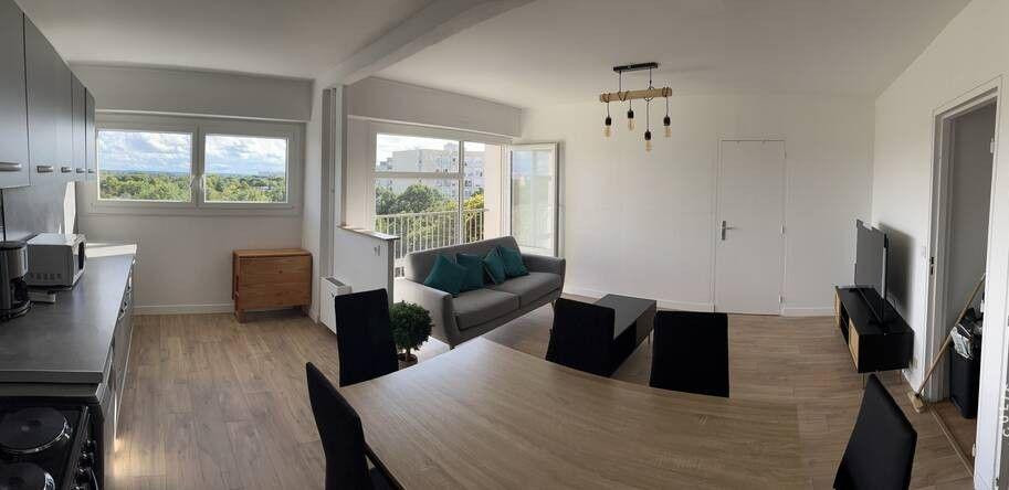 
                                                Colocation
                                                 3 chambres dans colocation meublée solidaire 80m²