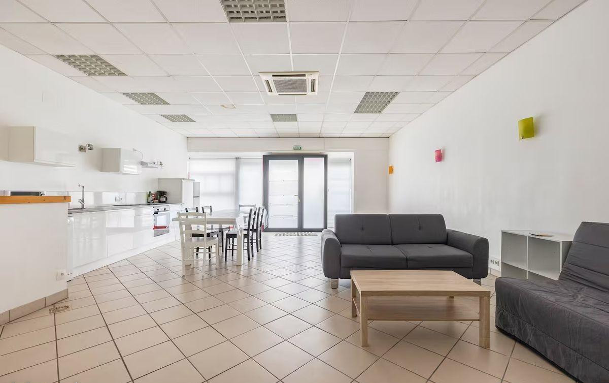 
                                                Colocation
                                                 3 chambres dans grande coloc 100m² place Stanislas