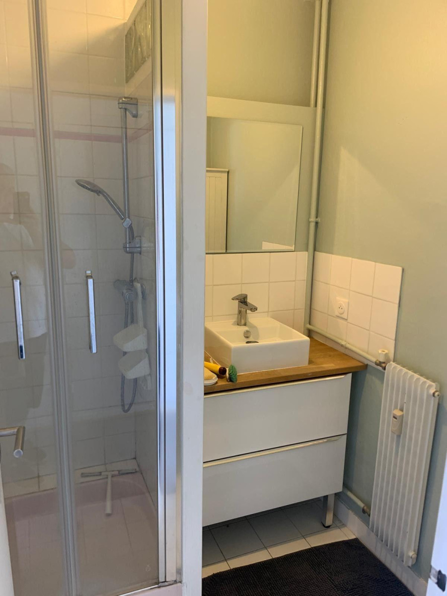 
                                                Location
                                                 3 chambres de libres. dans un appartement de 54 m2