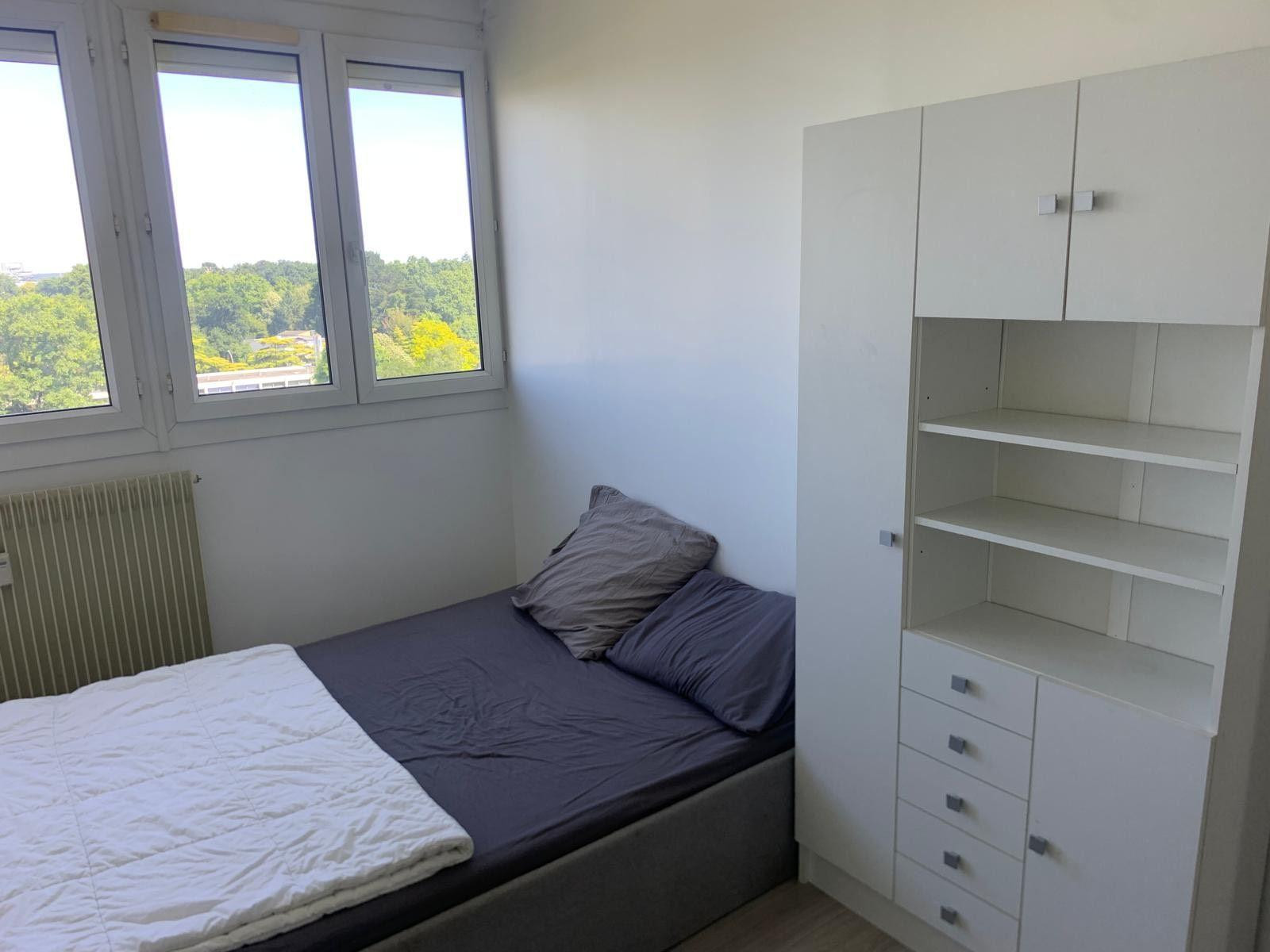 
                                                Location
                                                 3 chambres de libres. dans un appartement de 54 m2