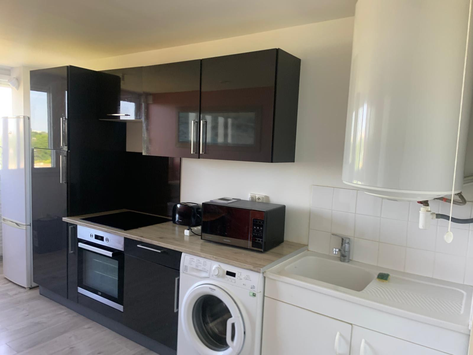 
                                                Location
                                                 3 chambres de libres. dans un appartement de 54 m2