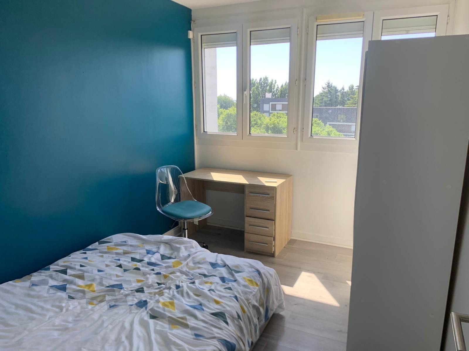 
                                                Location
                                                 3 chambres de libres. dans un appartement de 54 m2