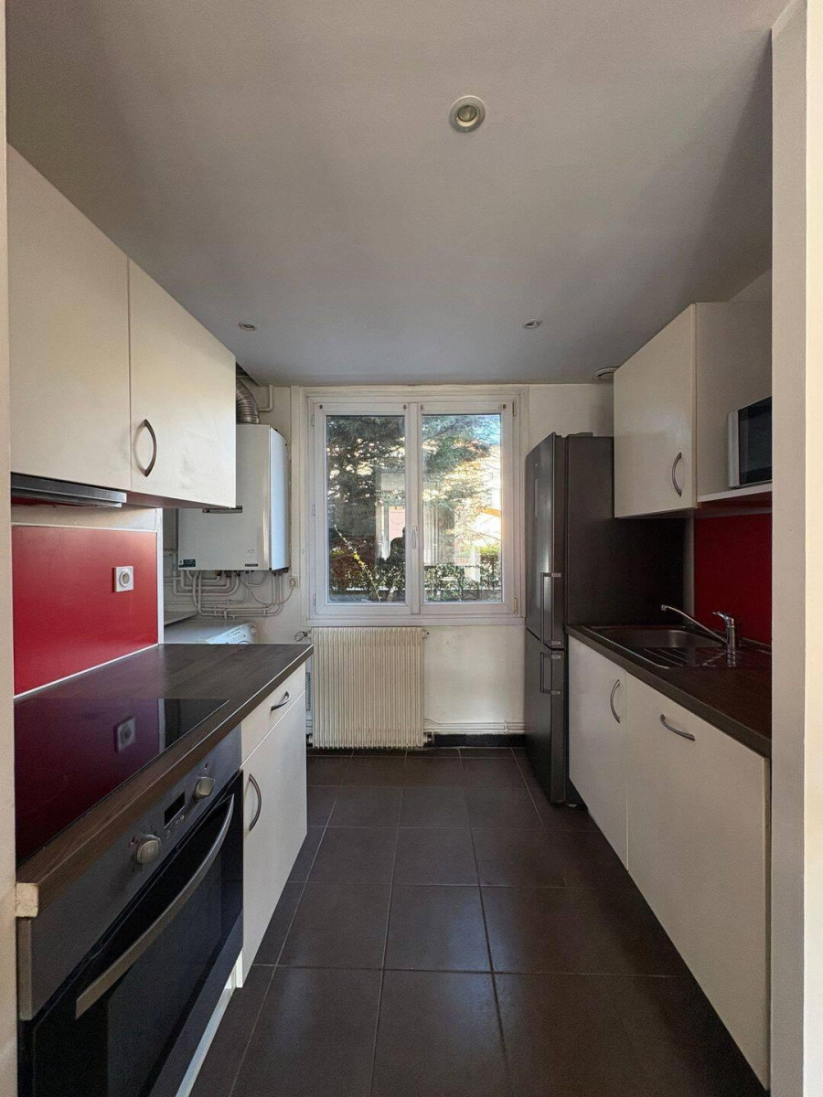 
                                                Colocation
                                                 3 Chambres dispo dans coloc 70m²