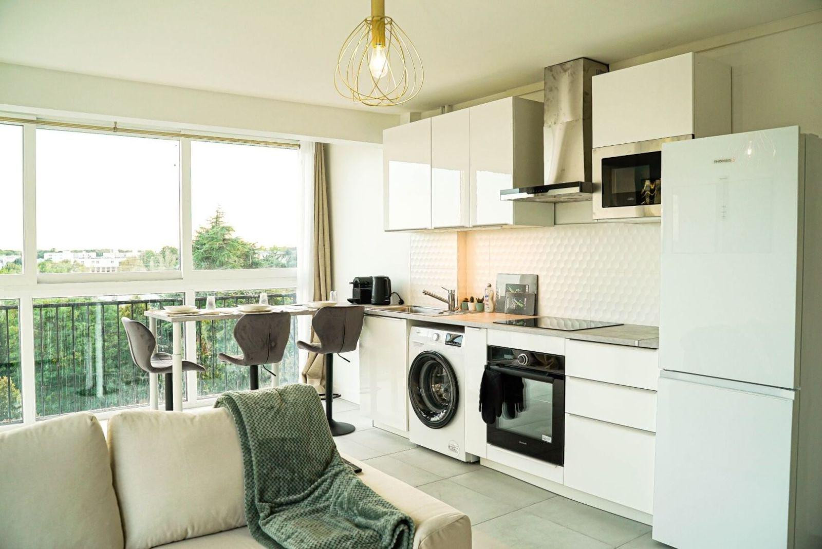 
                                                Colocation
                                                 3 chambres disponibles dans coloc 78m² tt compris