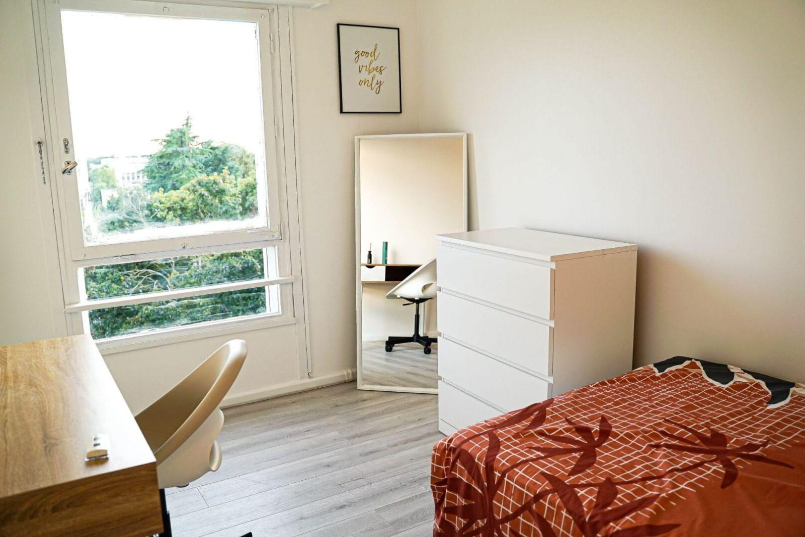 
                                                Colocation
                                                 3 chambres disponibles dans coloc 78m² tt compris