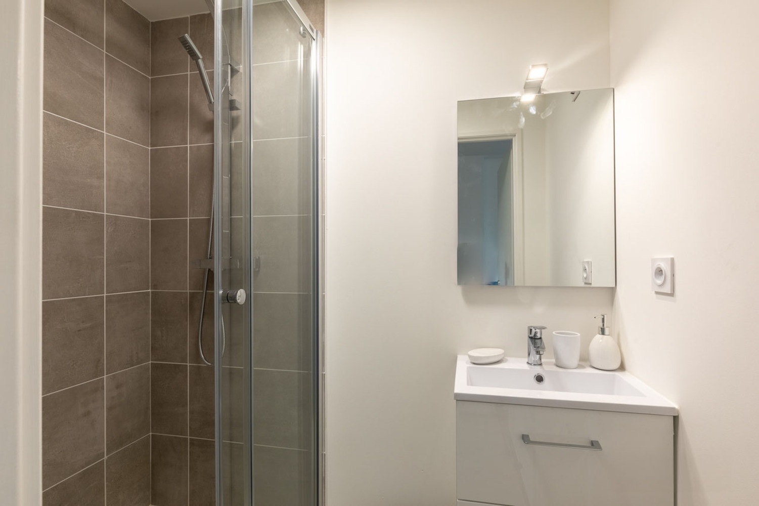 
                                                Colocation
                                                 3 chambres disponibles en colocation