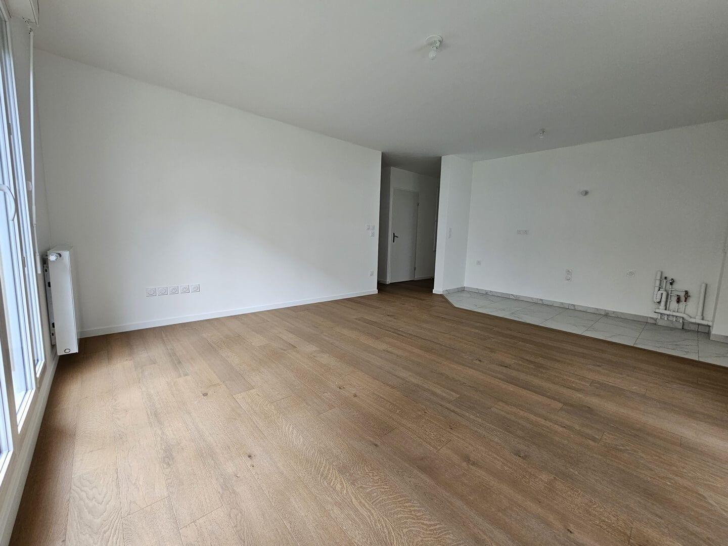 
                                                Colocation
                                                 3 chambres dispos dans coloc neuve avec jardin