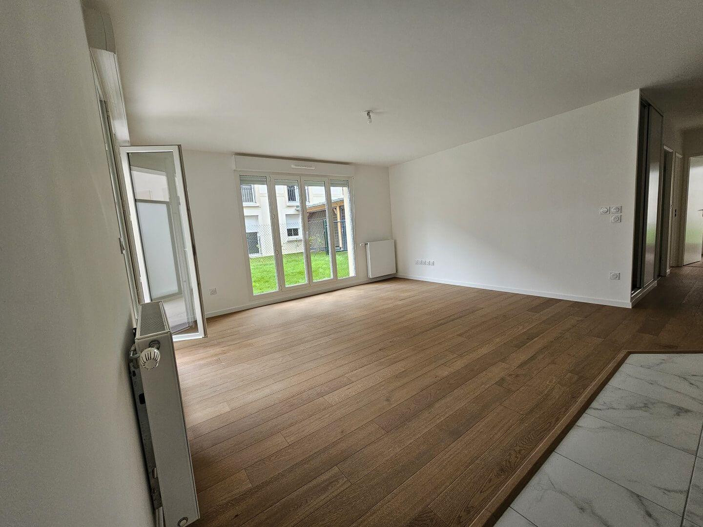 
                                                Colocation
                                                 3 chambres dispos dans coloc neuve avec jardin