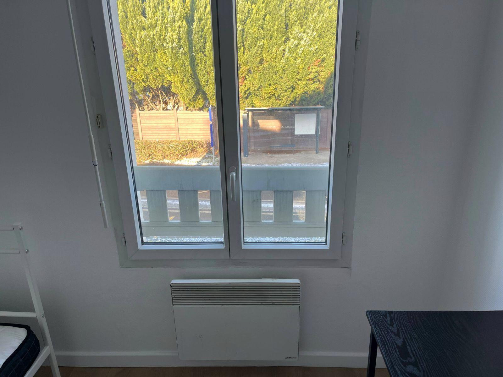 
                                                Colocation
                                                 3 CHAMBRES EN COLOCATION