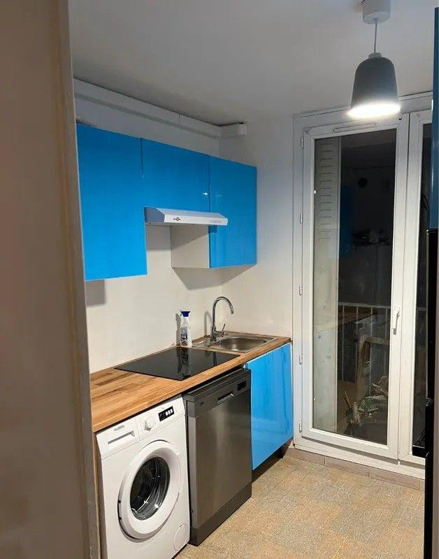 
                                                Colocation
                                                 3 chambres meublées dans T4 60m² Marseille 10e