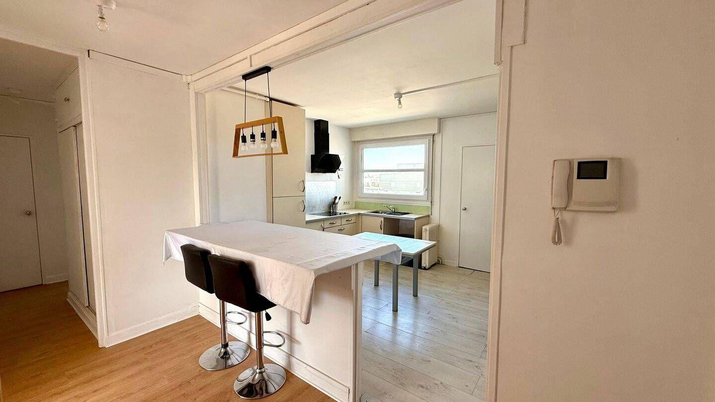 
                                                Colocation
                                                 3 chambres spacieuses 16m² dans belle coloc 100m²