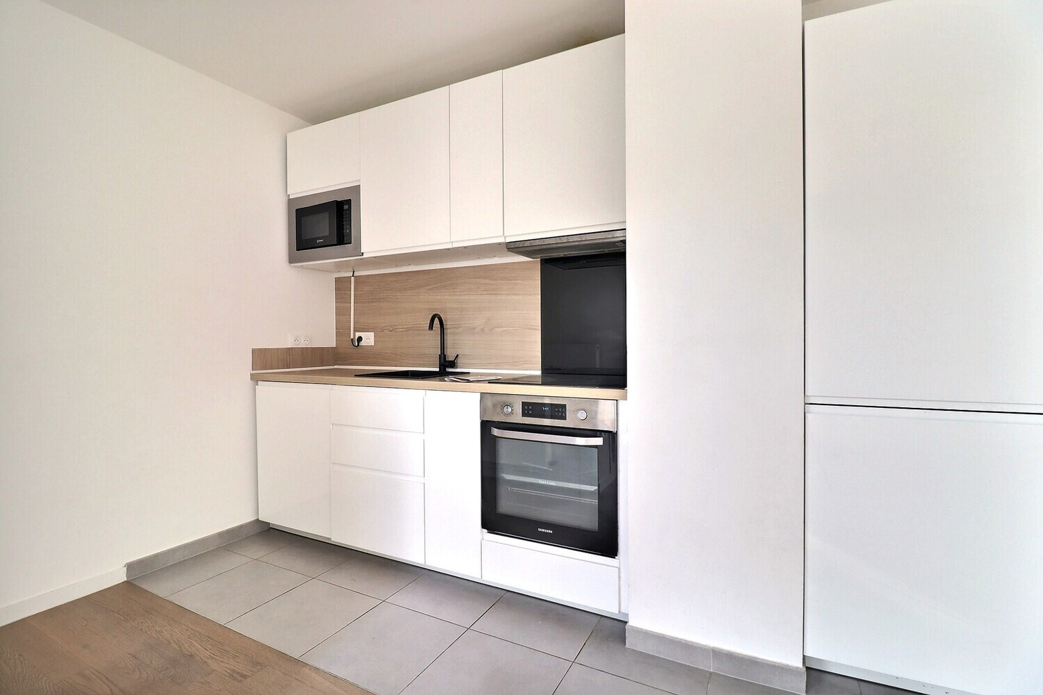 
                                                Vente
                                                 3 pièces 62m² - proche métro - Terrasse