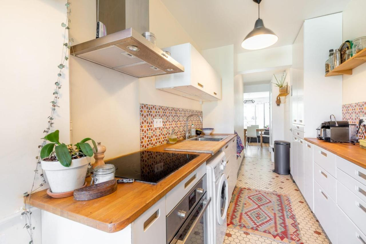 
                                                Location
                                                 3 pièces 65 m2 - Grand appartement cosy 18eme