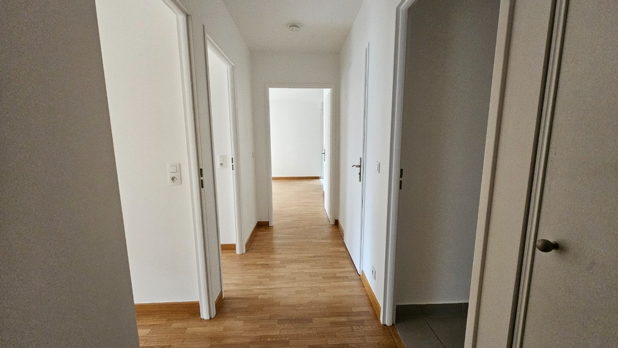 
                                                Vente
                                                 3 pièces