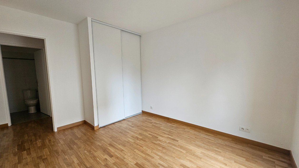 
                                                Vente
                                                 3 pièces