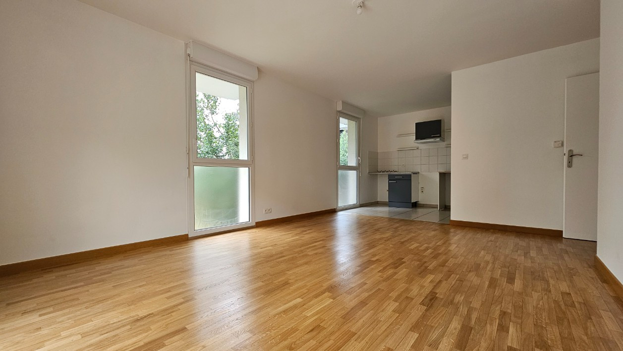 
                                                Vente
                                                 3 pièces