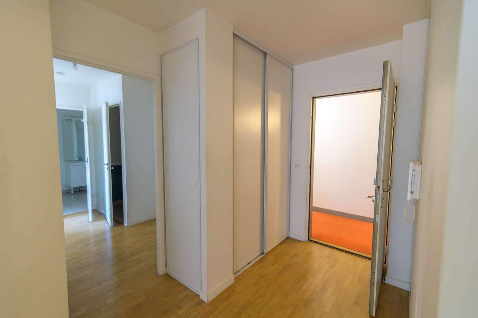 
                                                Vente
                                                 3 pièces